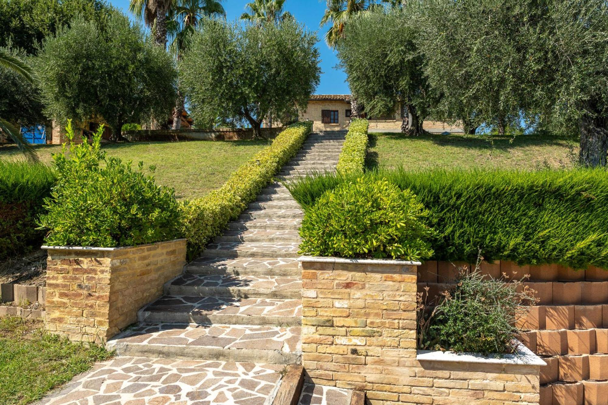 Villa Iulia - Vibra Controguerra Buitenkant foto